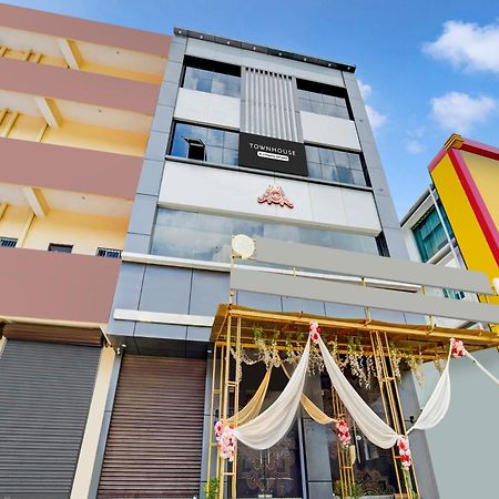 Super Townhouse Anisabad Near Mahavir Sansthan Khagaul Exterior foto