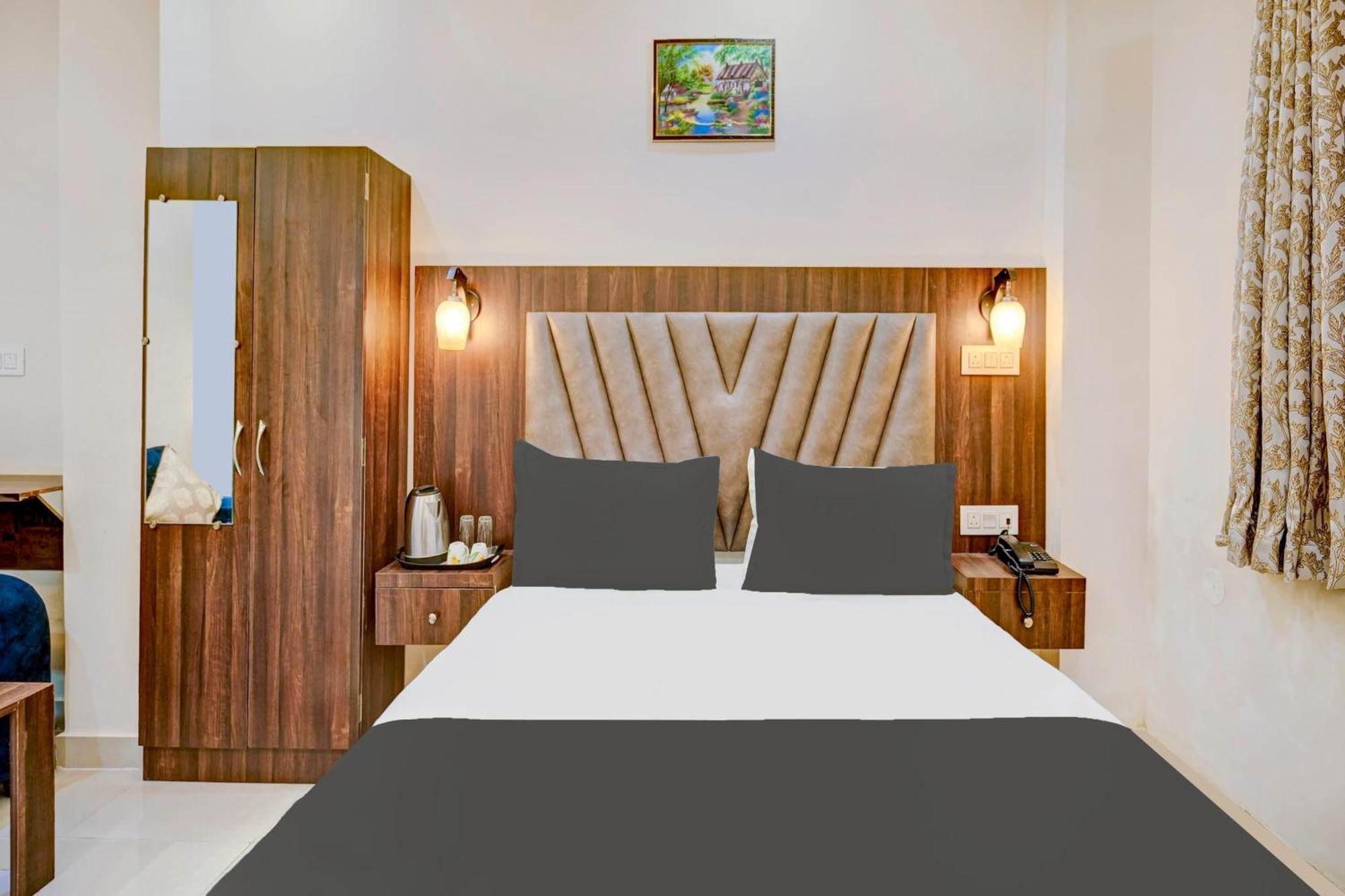 Super Townhouse Anisabad Near Mahavir Sansthan Khagaul Exterior foto